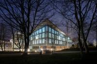 Photo of the exterior of the Design Museum at night