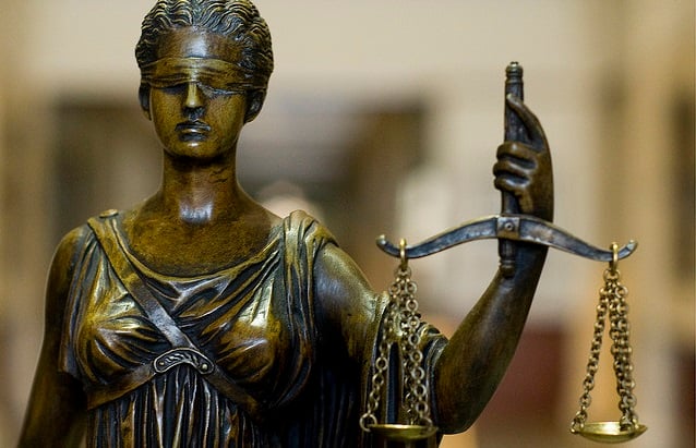 Photo of a statue of Blind Justice